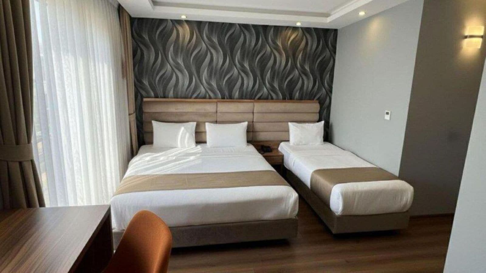 Comfort Triple Room | Laptop workspace, free WiFi