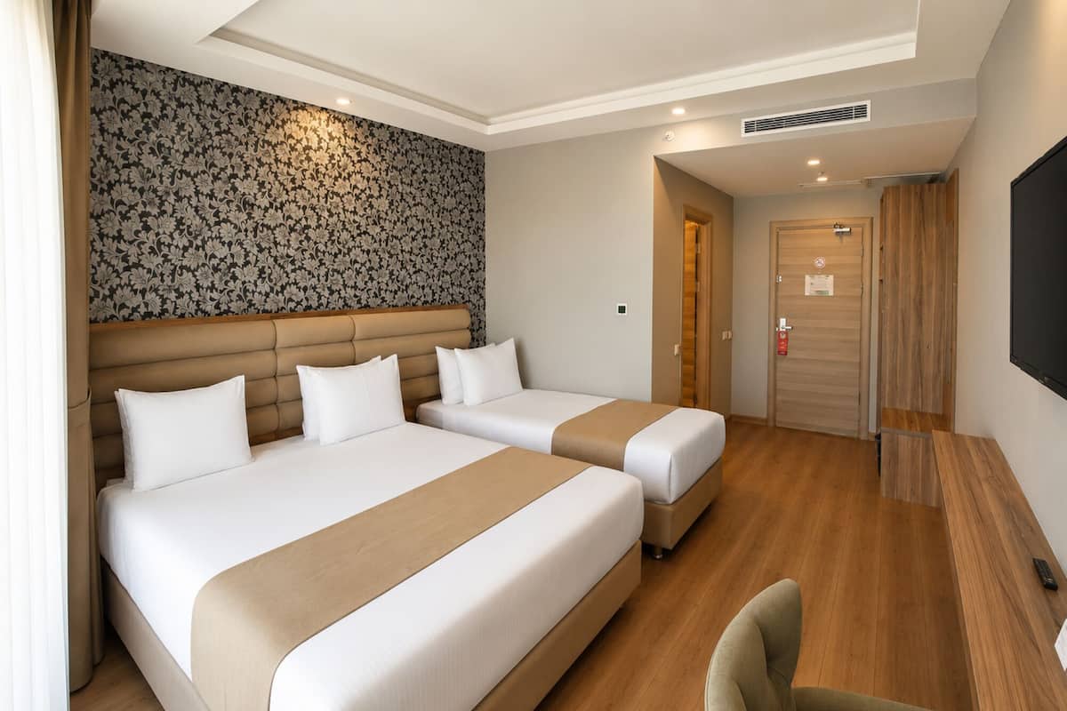 Comfort Triple Room