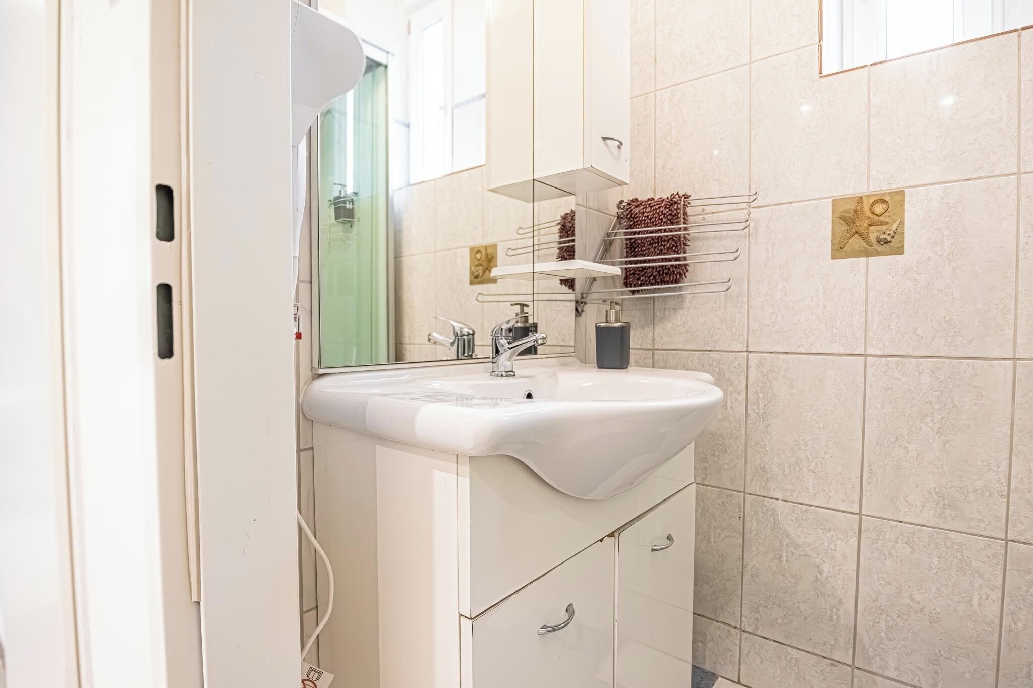 Basic-Apartment | Badezimmer | Dusche, kostenlose Toilettenartikel, Haartrockner, Handtücher