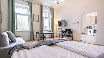 Basic-Apartment | Laptopgeeigneter Arbeitsplatz, BĂŒgeleisen/BĂŒgelbrett, kostenloses WLAN