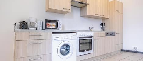 Basic Apartment | Private kitchen