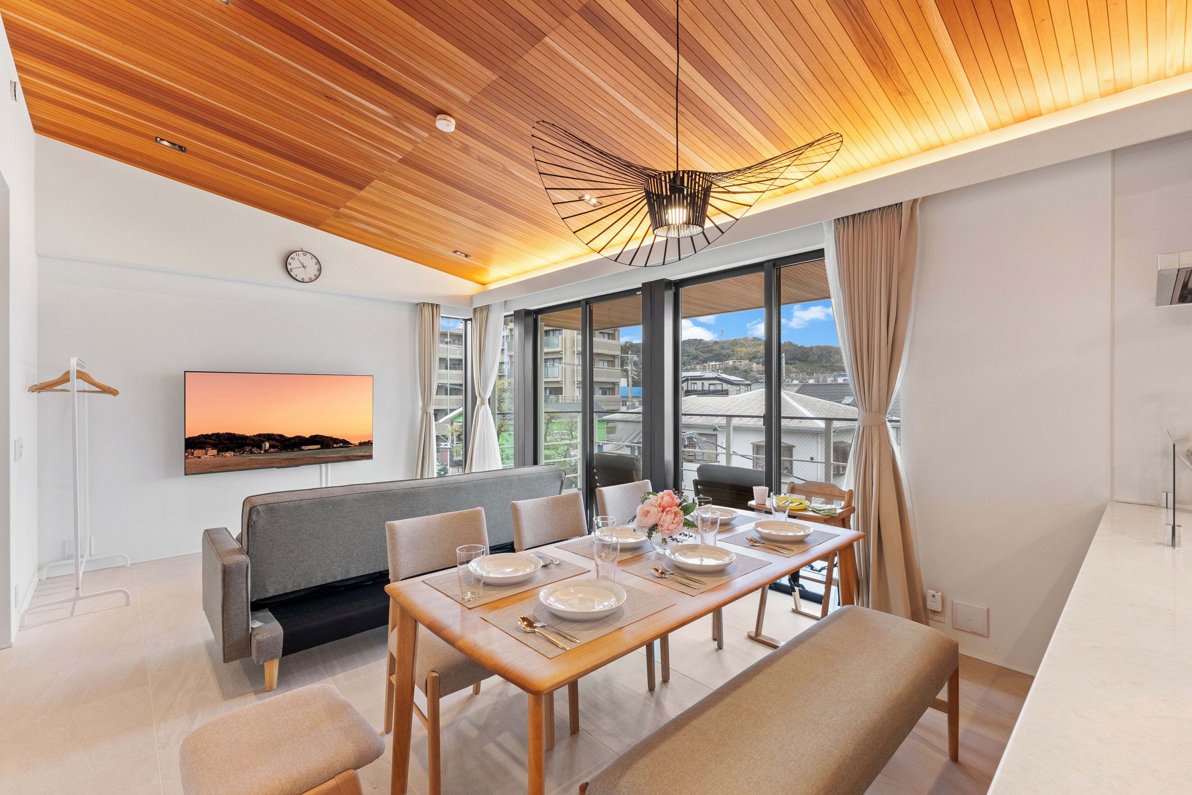 Deluxe Apartment, Balcony, Partial Ocean View | Dining