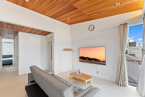 豪華公寓, 露台, 部分海景 | 客廳