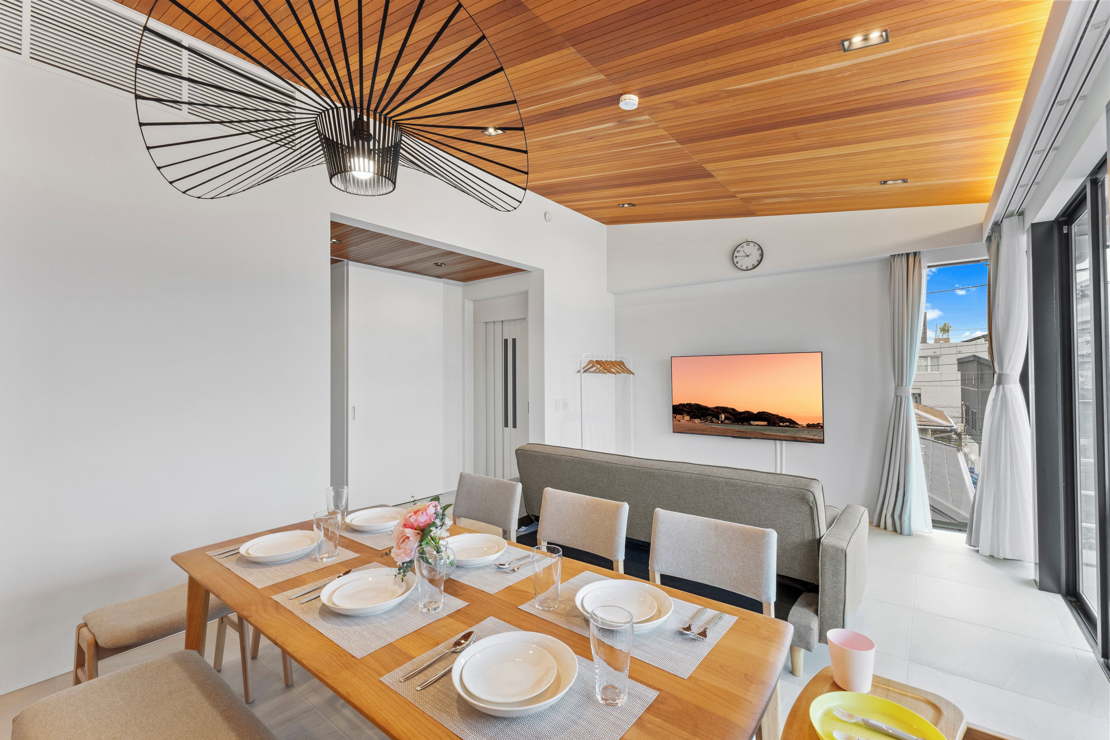 Deluxe Apartment, Balcony, Partial Ocean View | Dining