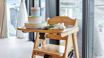 Deluxe Apartment, Balcony, Partial Ocean View | Interior