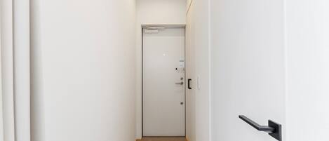 Deluxe-Apartment, Balkon, eingeschränkter Meerblick | Innenbereich