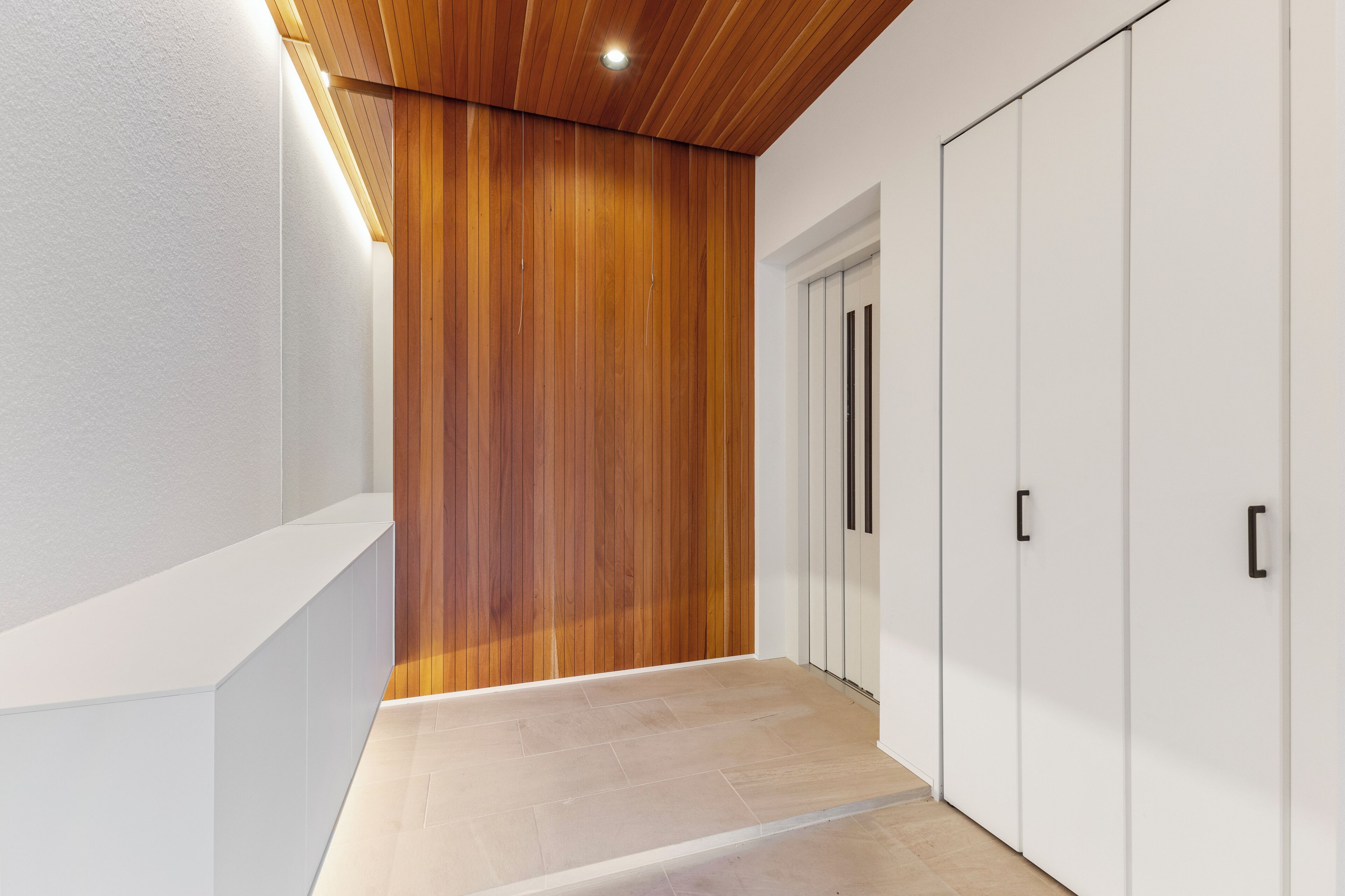 Deluxe Apartment, Balcony, Partial Ocean View | Interior