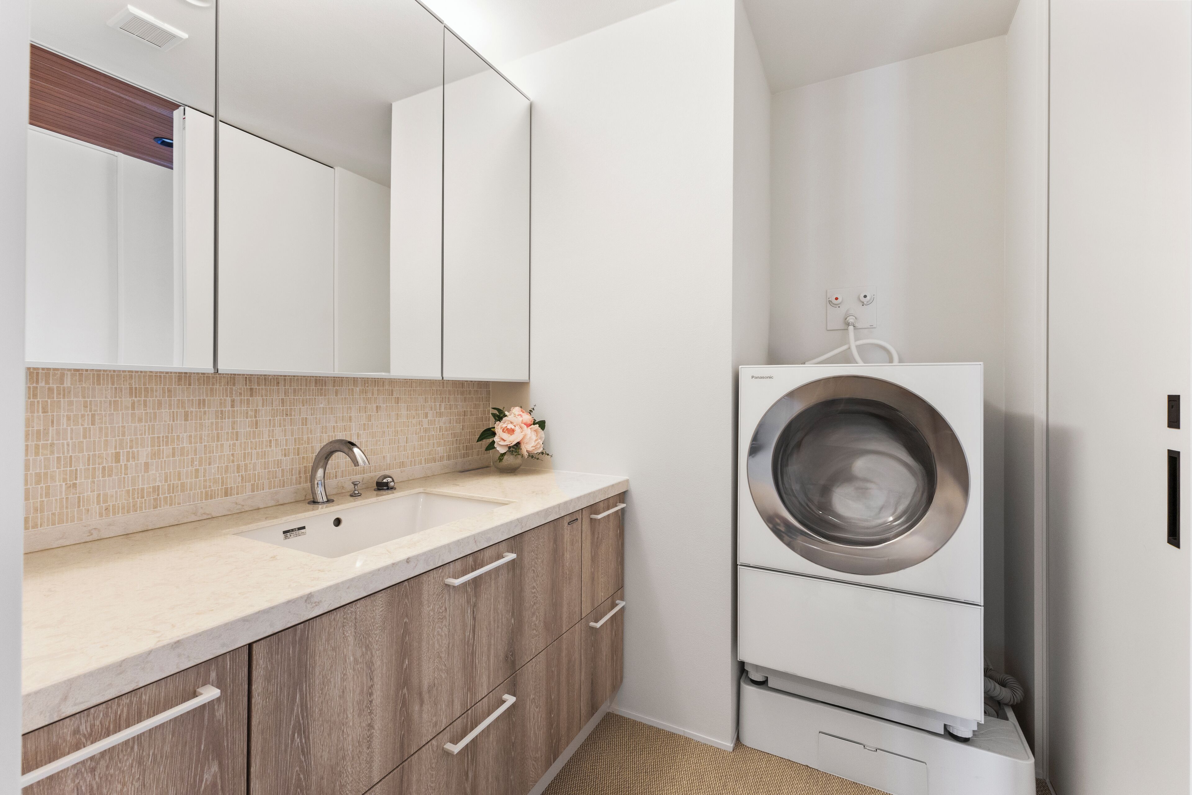 Deluxe Apartment, Balcony, Partial Ocean View | Interior