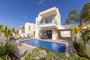 4 bedrooms - Protaras Sol e Mar Villa 2 (Paralimni)