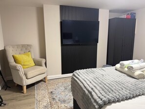 1 Schlafzimmer, Bügeleisen/Bügelbrett, WLAN
