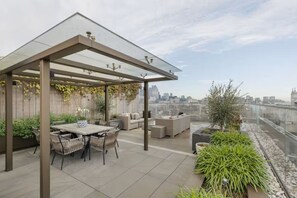 Outdoor dining - Luxury Tower Bridge View Sleep 6 (London)