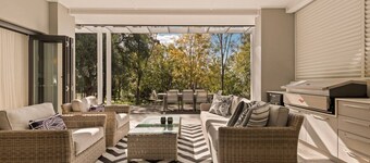 Mahogany - 5 Ensuite Bedrooms, Spa & Sauna, Indoor-Outdoor Luxury at The Vintage