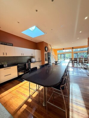 Fridge, microwave, oven, stovetop - Brecon Cottage | Serene 3BR Blue Mountains Escape (Leura)