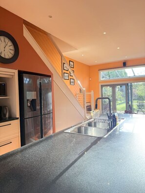 Fridge, microwave, oven, stovetop - Brecon Cottage | Serene 3BR Blue Mountains Escape (Leura)