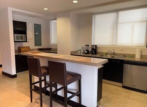 Private kitchen - Unique 3-BR Apartment in the heart of Everything! (San Rafael de Escazú)