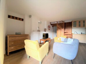 Duplex, Balcony, Garden View | Living area | Flat-screen TV - Brenlo (La Salle)