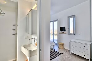 Shower, hair dryer - Villa Cornelia 1 with sea view - My Rental homes (Mykonos)
