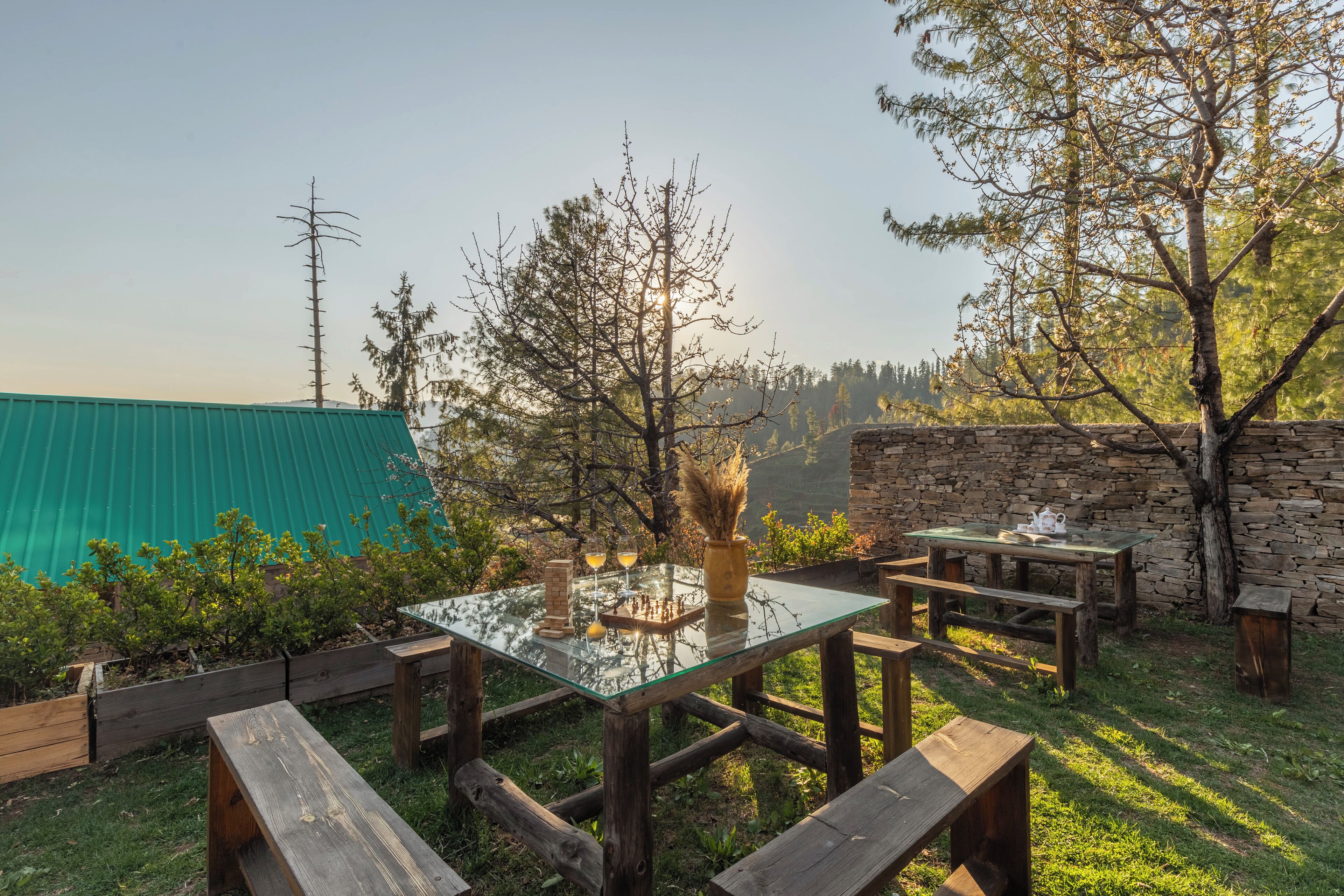 Villa clásica, balcón, vistas a la montaña | Restaurante al aire libre