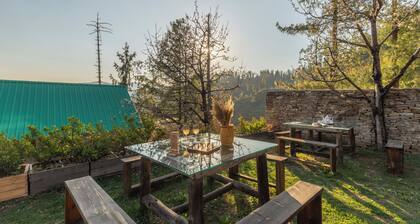 ELIVAAS Skylounge 4 BHK with Garden