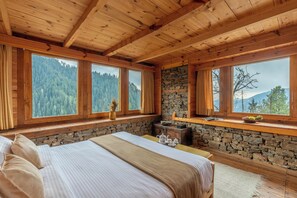 Villa clásica, balcón, vista a la montaña | Tabla de planchar con plancha y wifi gratis 