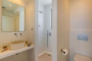 Shower, hair dryer - Villa Cornelia 2 with sea view - My Rental Homes (Mykonos)
