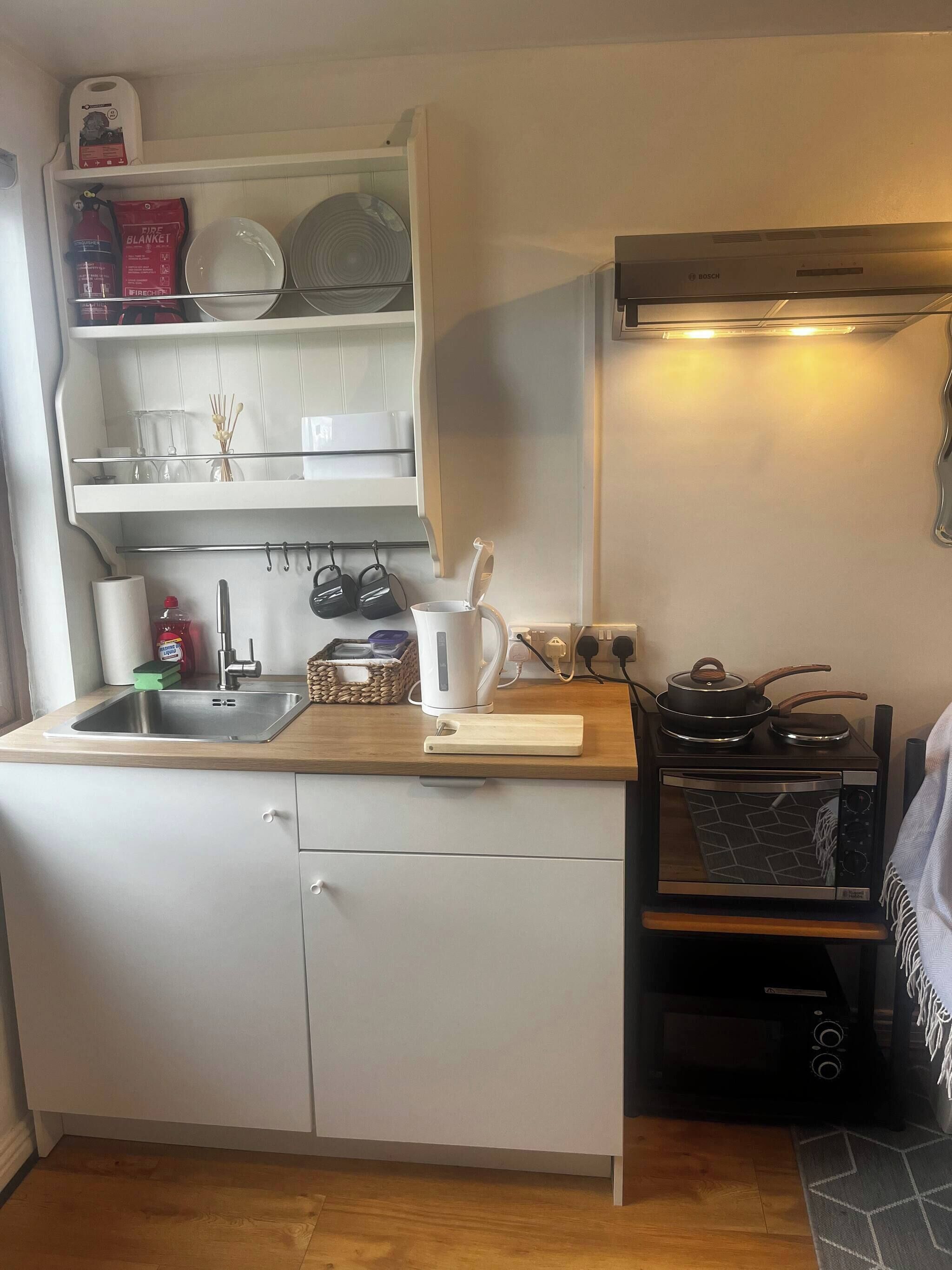 Fridge, microwave, stovetop, toaster