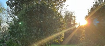 Small studio with 1 double bed en-suite