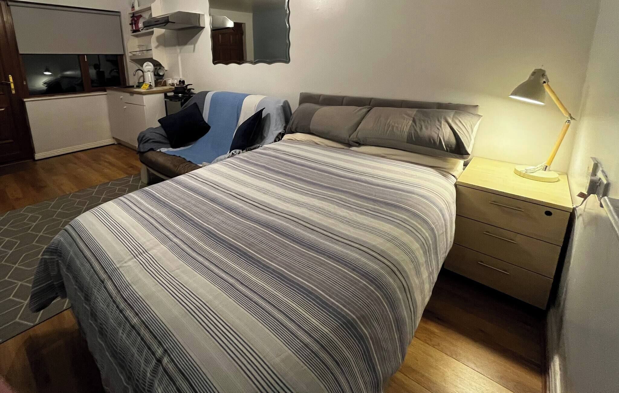 1 bedroom, iron/ironing board, Internet, bed sheets