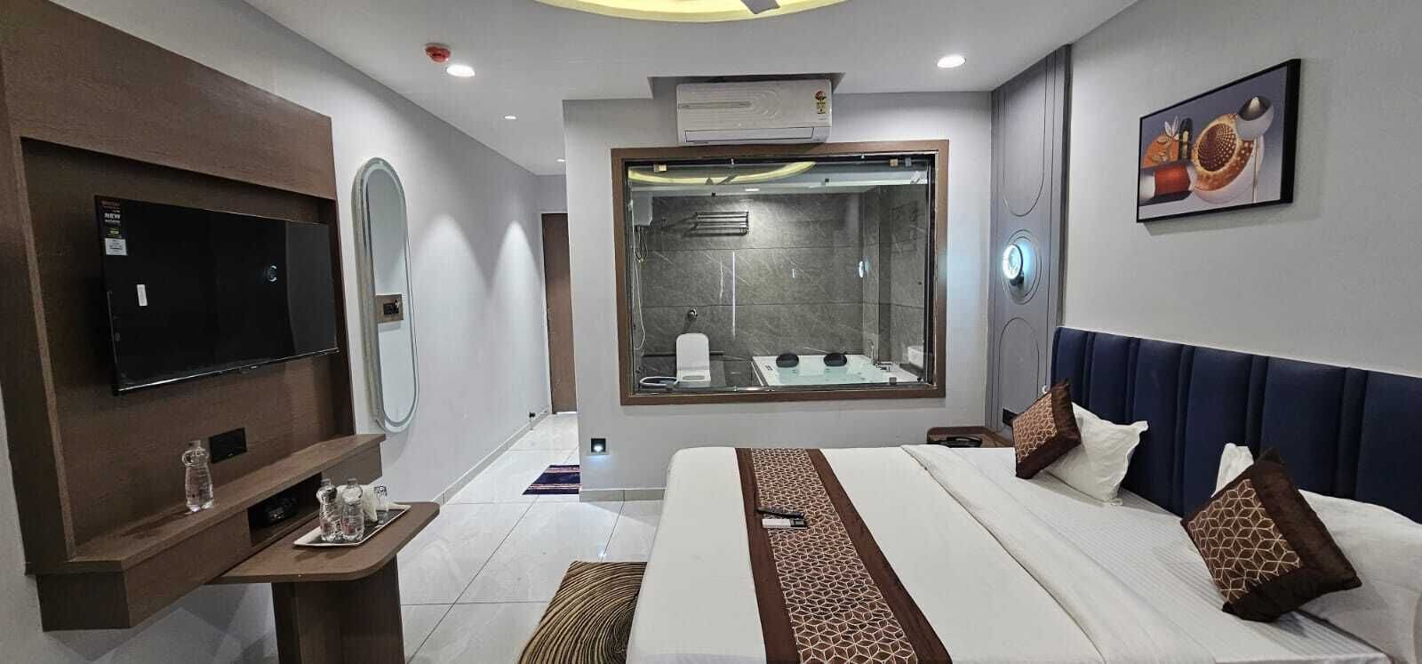 Economy Double Room | Desk, laptop workspace, iron/ironing board, free WiFi