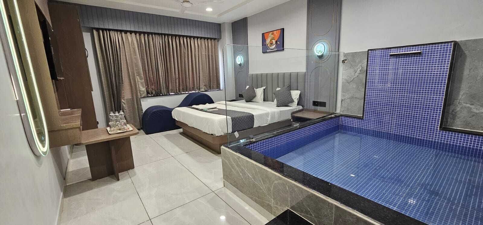 Executive Double Room | Desk, laptop workspace, iron/ironing board, free WiFi