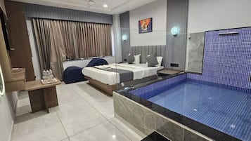 Executive Double Room | Desk, laptop workspace, iron/ironing board, free WiFi