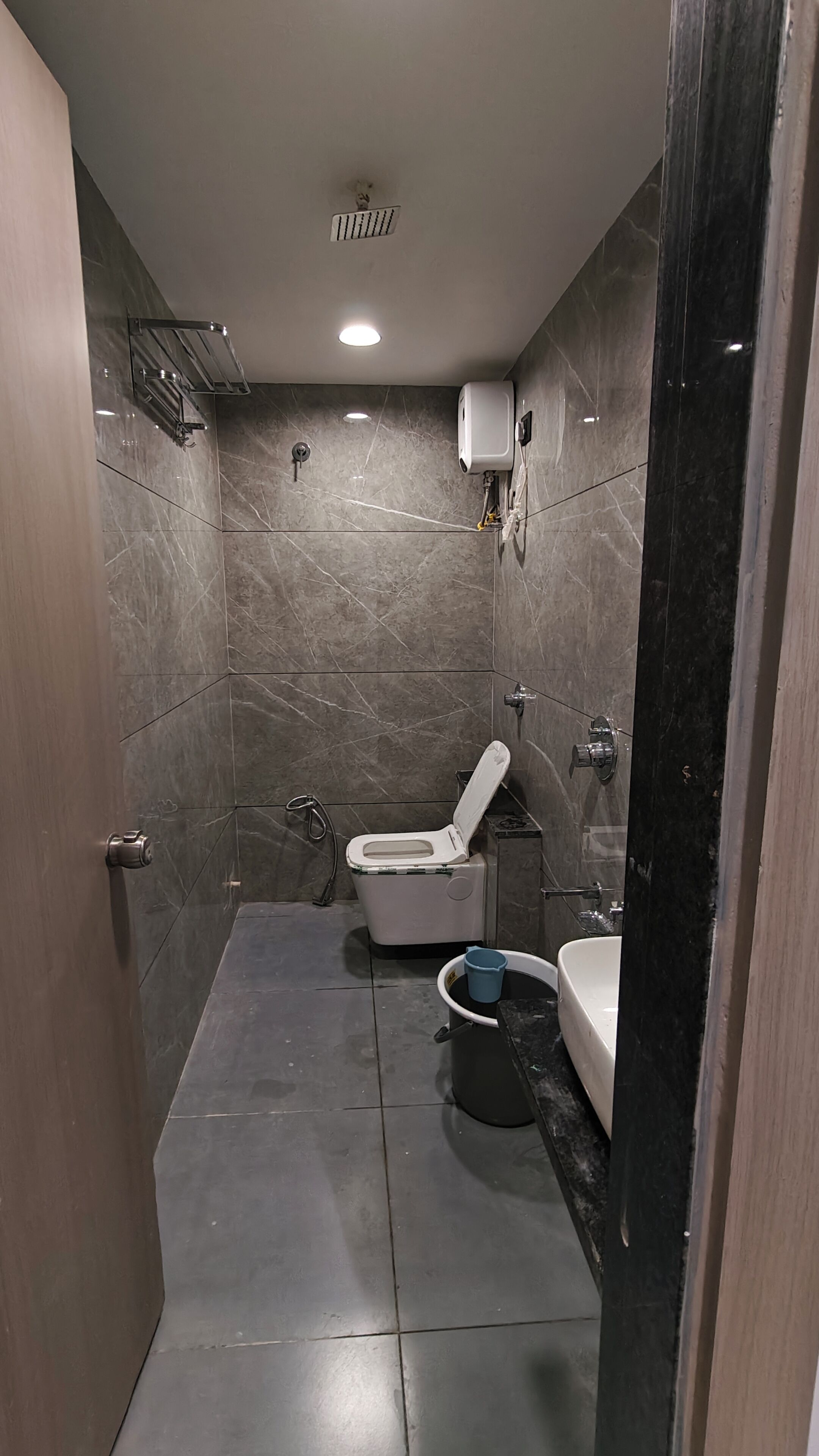 Deluxe Double Room, City View | Bathroom | Free toiletries, slippers, towels, soap