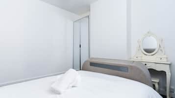 1 chambre, fer et planche à repasser, Wi-Fi gratuit, draps fournis