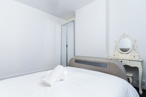 1 soverom, strykejern/-brett, wi-fi (inkludert) og sengetøy