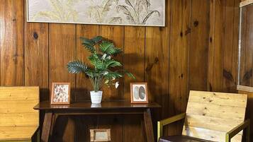 Habitación cuádruple familiar, vistas a la ciudad | Interior