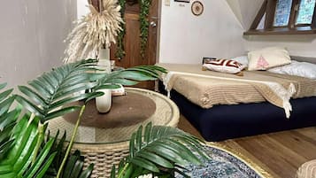 Habitación cuádruple familiar, vistas a la ciudad | Wifi gratis