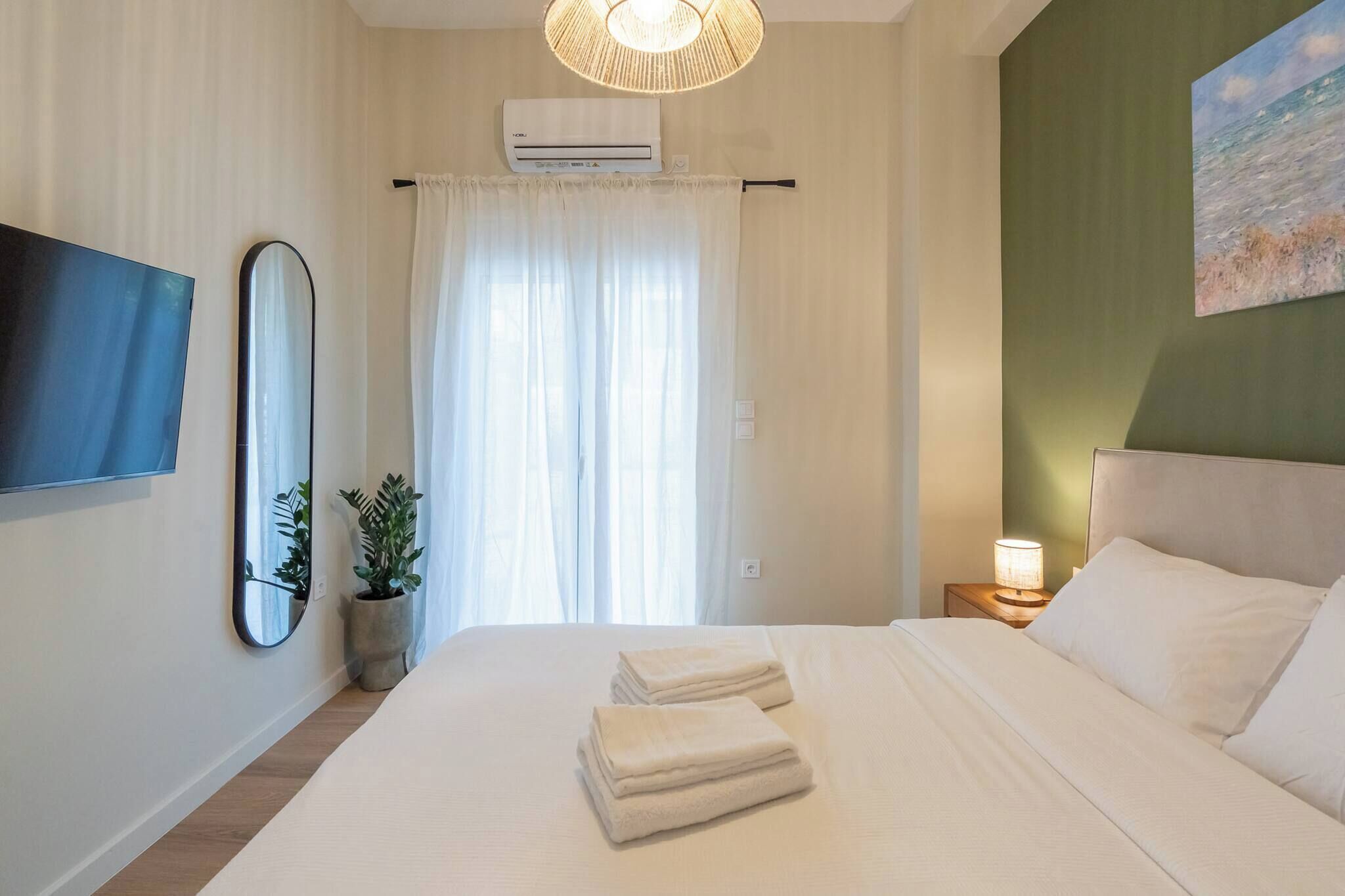 3 slaapkamers, een strijkplank/strijkijzer, internet, beddengoed