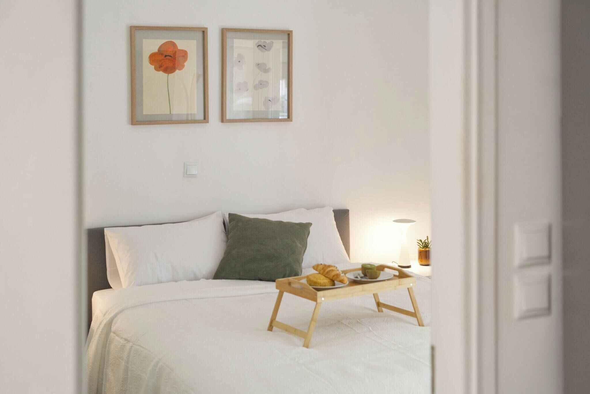 3 soverom, strykejern/-brett, internettilgang og sengetøy