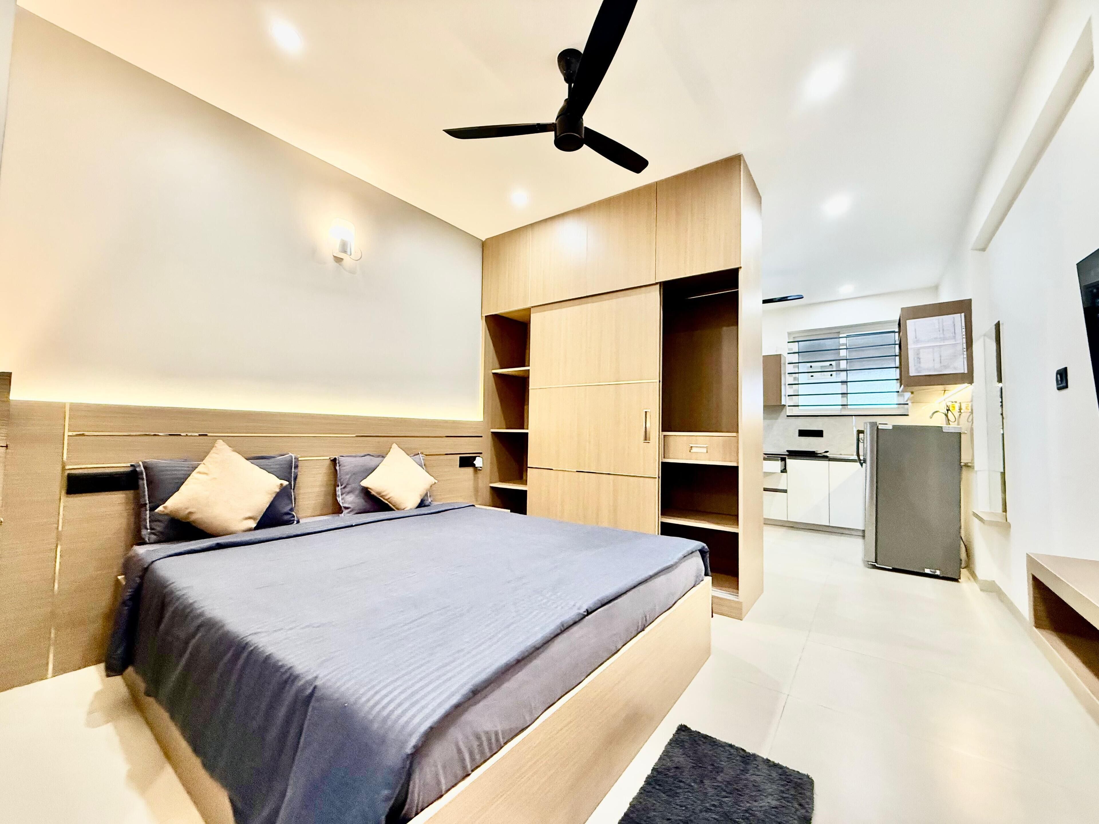 Luxury Apartment, Balcony, City View