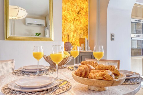 Tour du XVIIIe siècle, 1 chambre, 1 SDB, cinema et jacuzzi