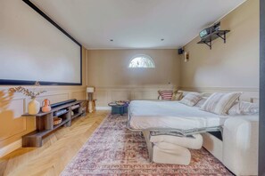 Bügeleisen/Bügelbrett, WLAN, Bettwäsche