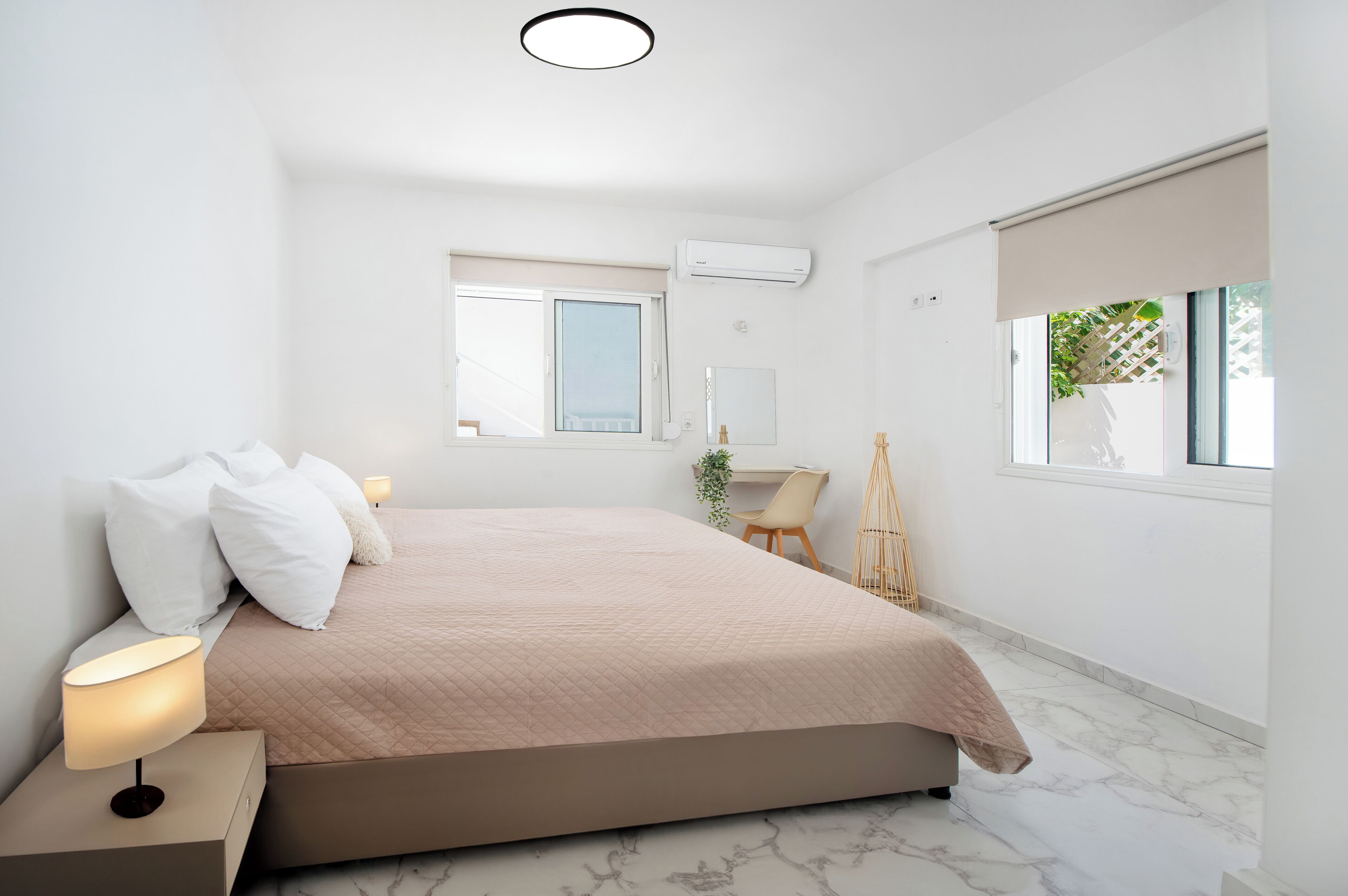 2 habitaciones, tabla de planchar con plancha, internet y ropa de cama 