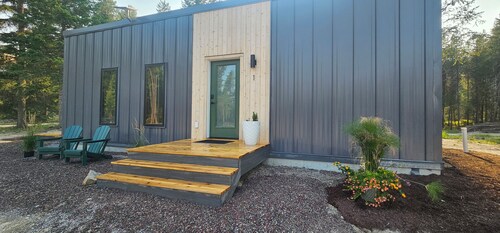 NEW 9-cabin micro-resort, Full Buy Out-private, 2 hot tubs, 2 saunas,sleeps 24