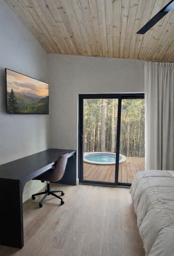 9 bedrooms, WiFi, bed sheets