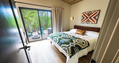 NEW 9-cabin micro-resort, Full Buy Out-private, 2 hot tubs, 2 saunas,sleeps 24