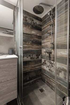 Shower, hair dryer, towels - Athenian Central Escape (Athens)