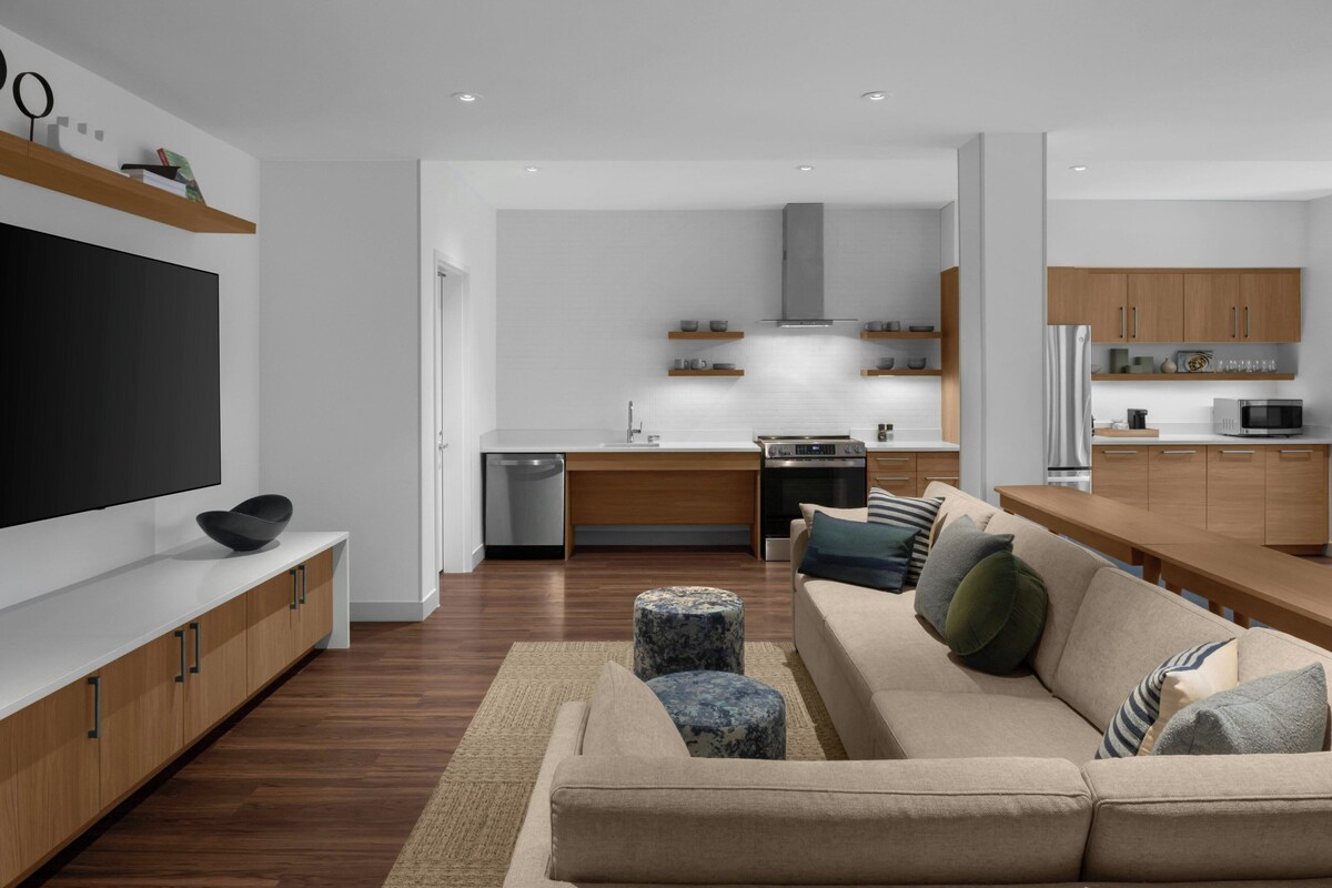 Deluxe Suite, 1 Bedroom | Private kitchen