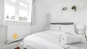 2 bedrooms, free WiFi - Central 2 Bedroom Flat near Vauxhall Station! (Greater London)