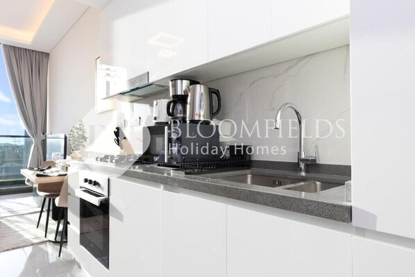 Apartment, Balcony, Garden View | Private kitchen