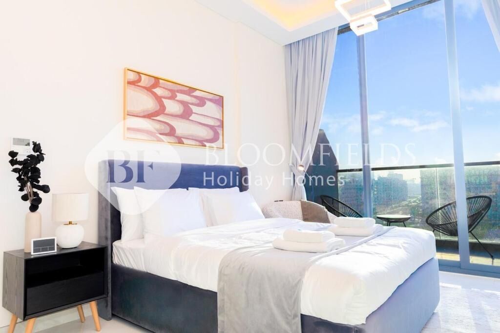 Appartement, balcon, vue jardin